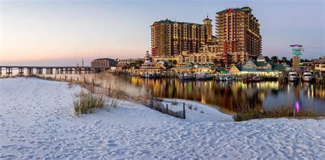 Direct flights from St. Louis to Destin / Fort Walton Beach.
